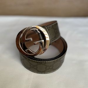 ✨ SALE ✨ Gucci Metallic Bronze Leather Signature Belt